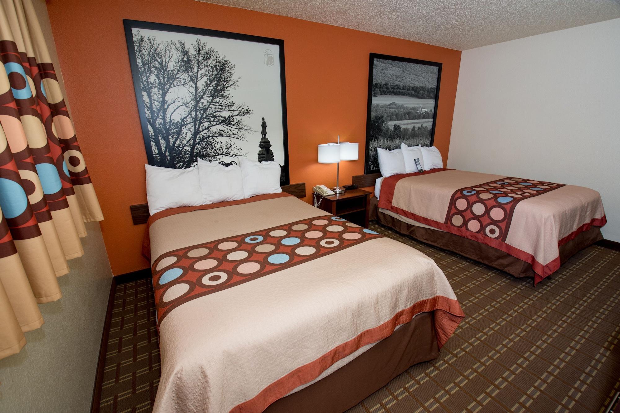 Super 8 By Wyndham Altoona Hotel Bagian luar foto