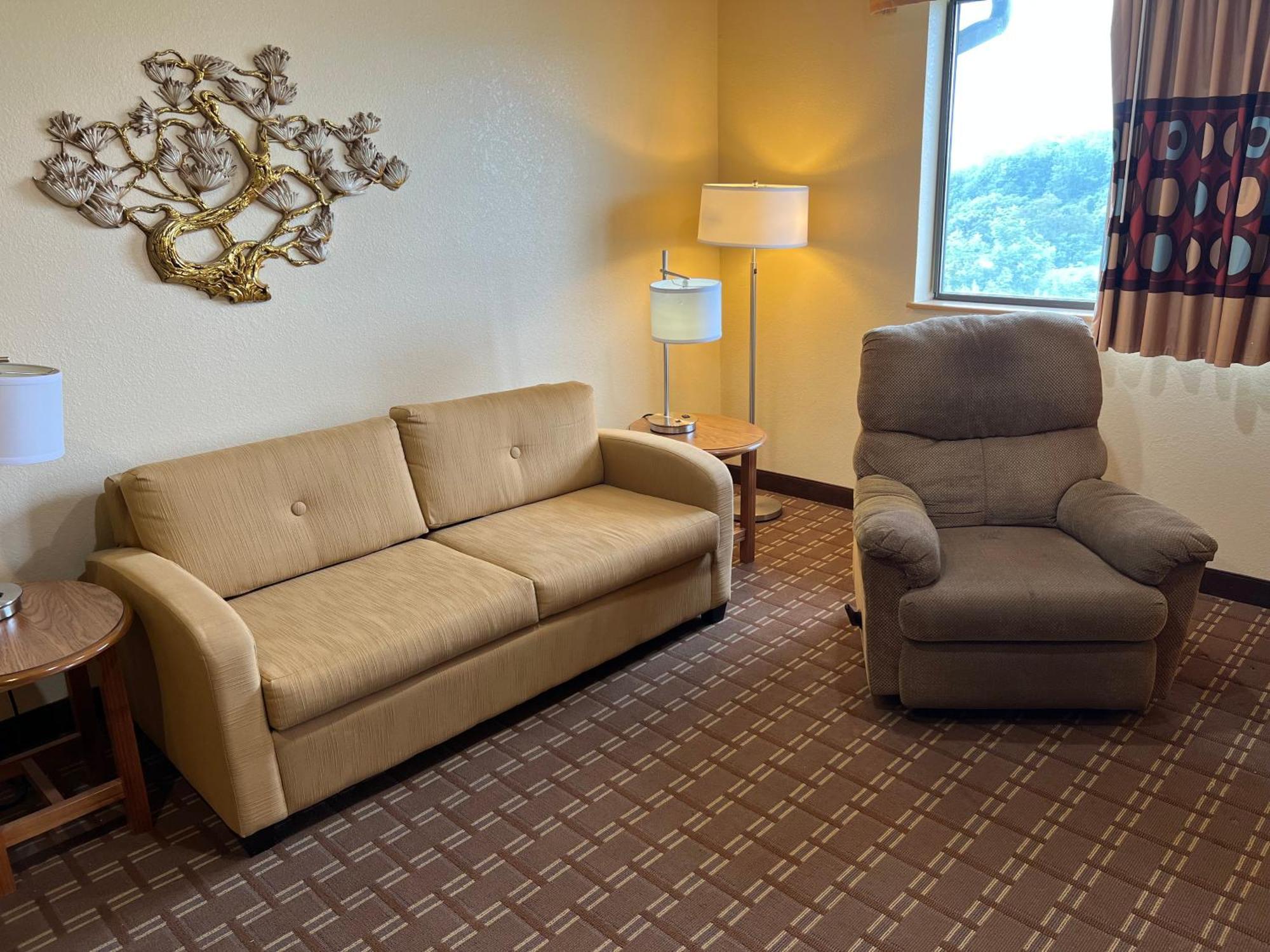 Super 8 By Wyndham Altoona Hotel Bagian luar foto